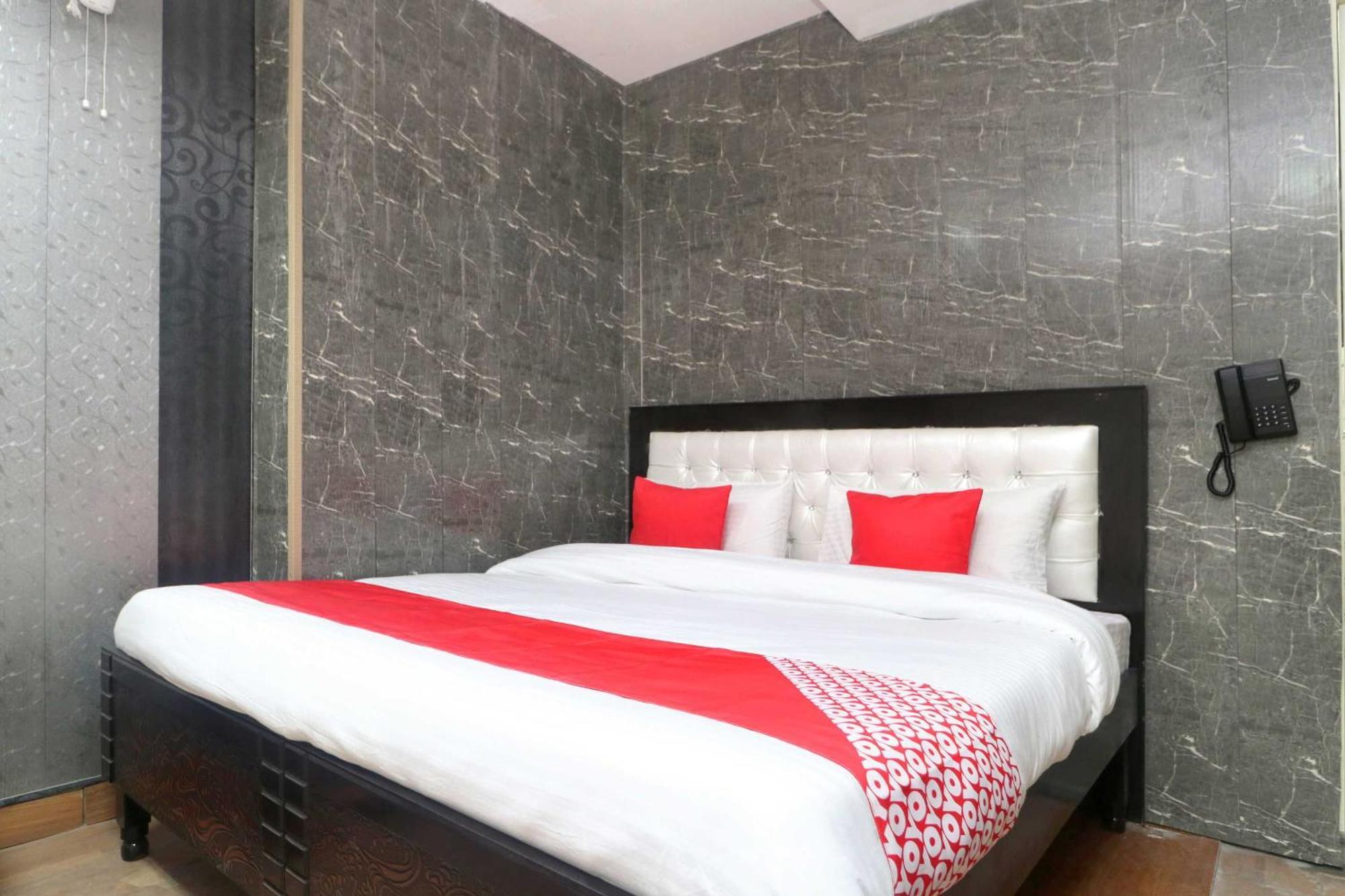 Oyo Hotel Aryan Plaza Chandīgarh Exterior foto